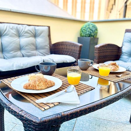 La Terrazza - By Happyhostorino Apartment Luaran gambar
